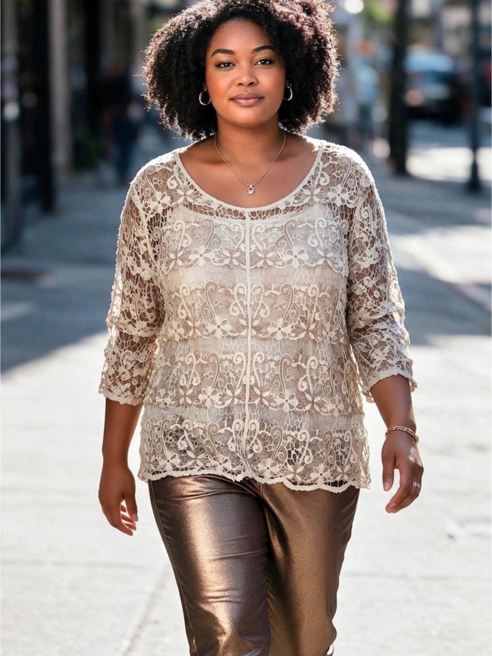 Lace Blouse in Beige Like New